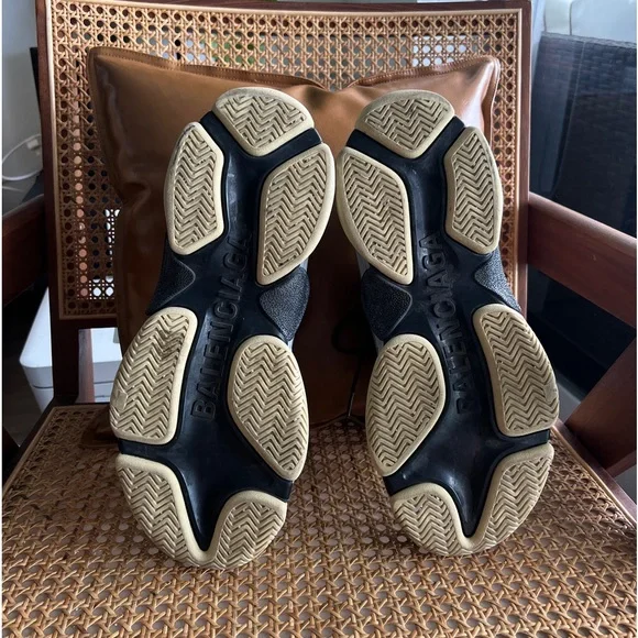 BALENCIAGA TRIPLE S SNEAKER “bordeaux” - Picture 5 of 7